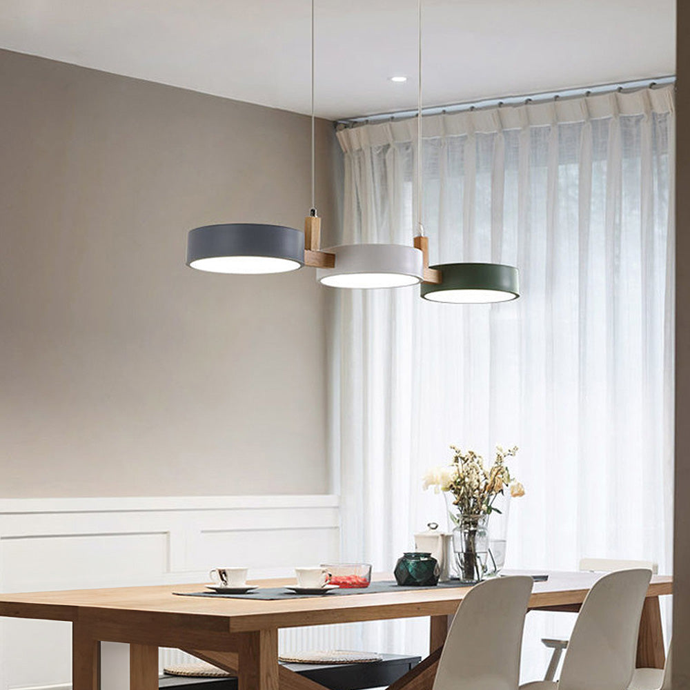 Nordische LED Pendelleuchte Dimmbar Eisen und Holz 77cm